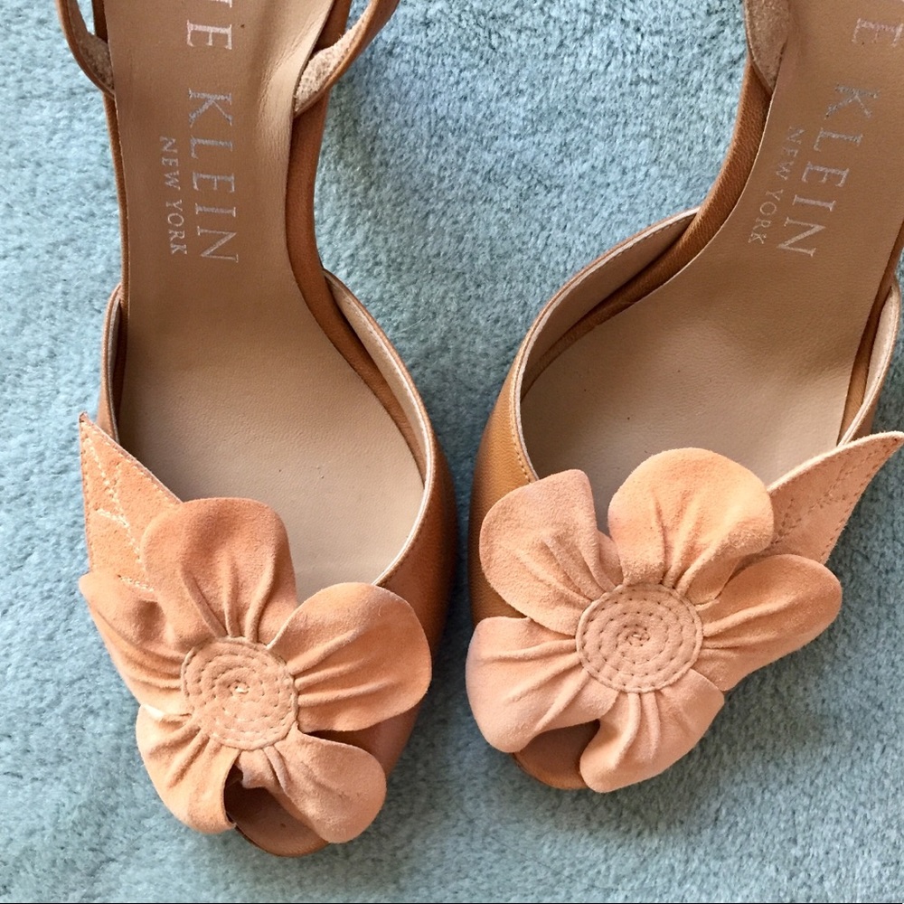 ANNE KLEIN SLINGBACK PEEP TOE HEELS